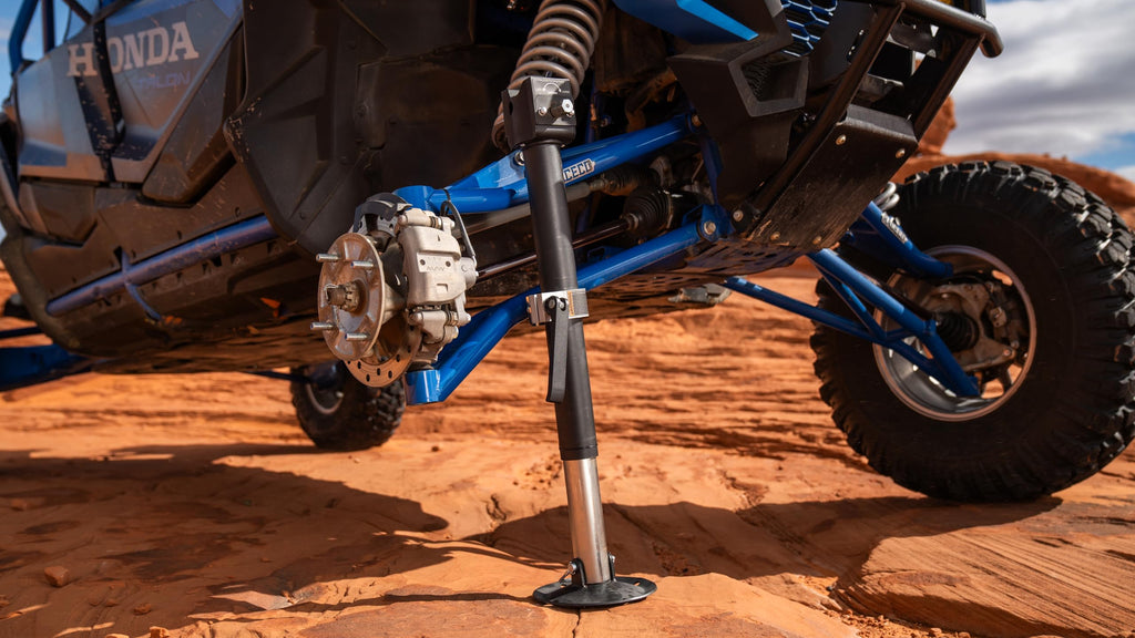 Manual Off-Road Jack 2,000 lb Vehicle Lift D11457