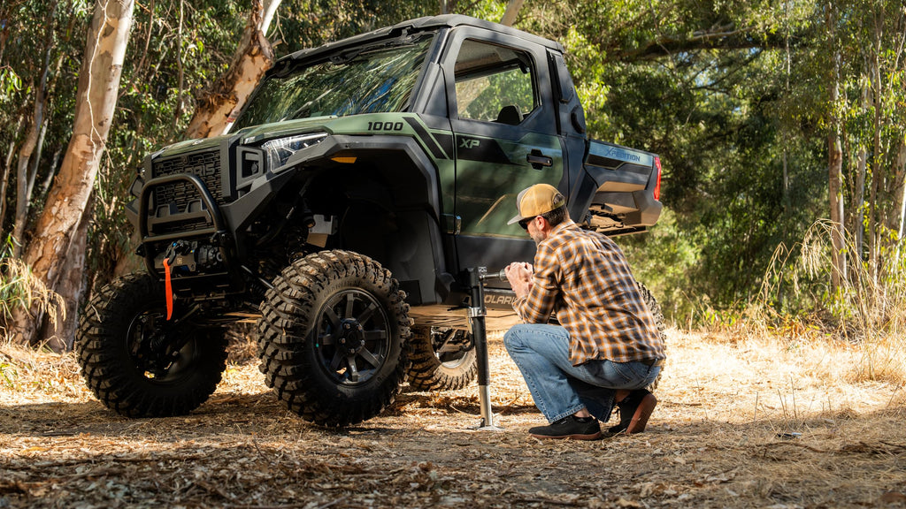 Manual Off-Road Jack 2,000 lb Vehicle Lift D11457